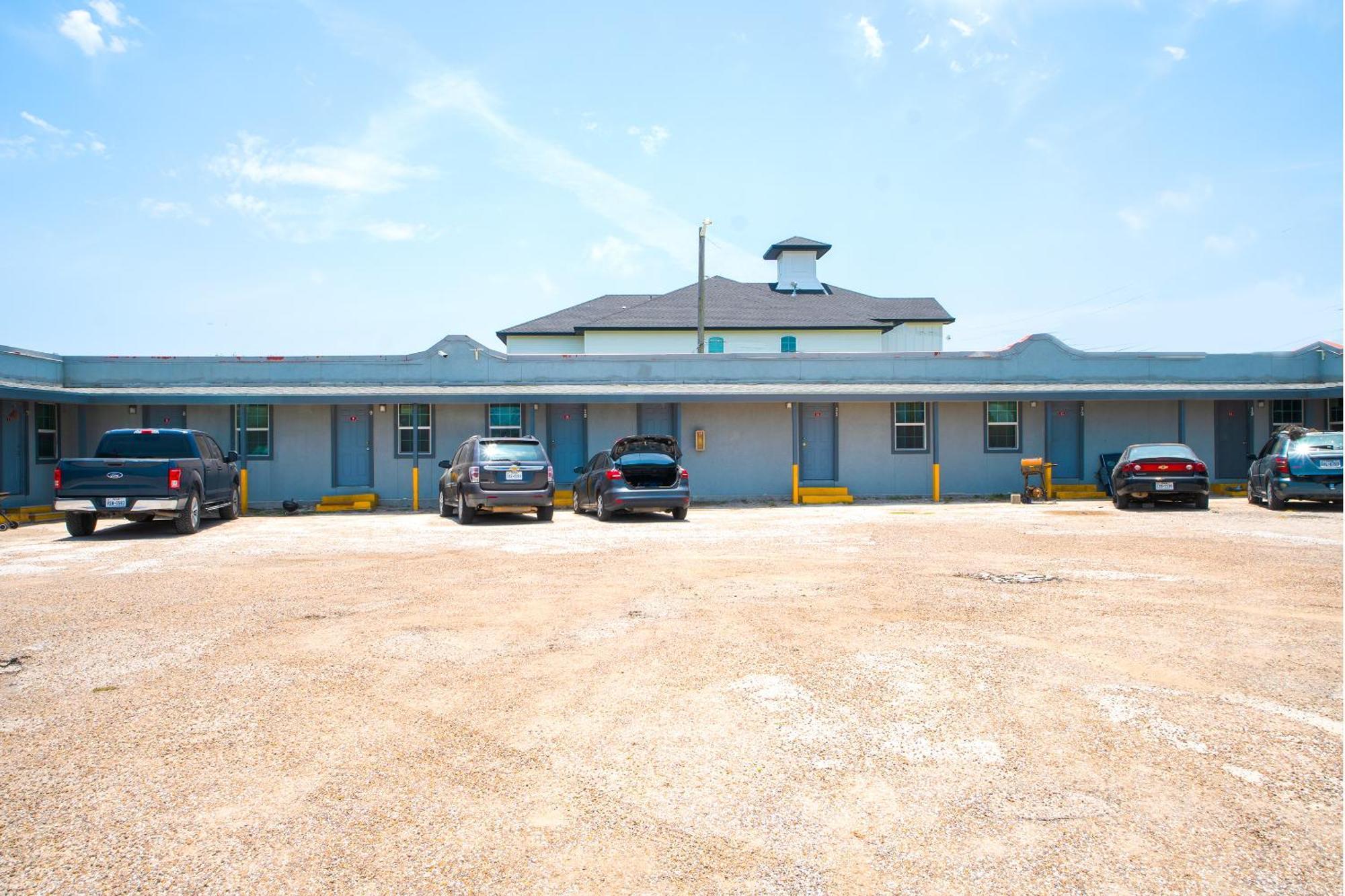 Plaza By Oyo Motel 2*